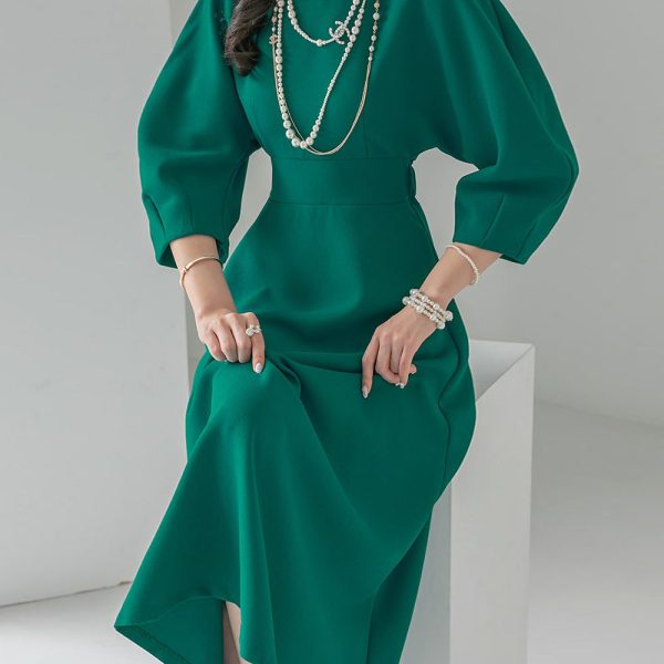 D4407 Puff Flare Midi Dress
